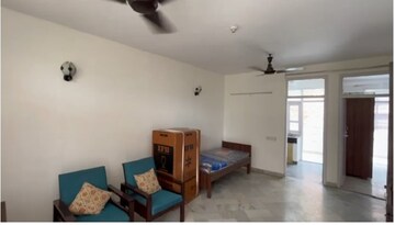 Living Room in 1 BHK Independent House at Dlf City Phase 3 – for Rent
