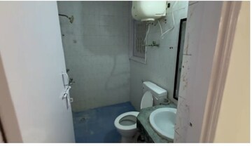 Bathroom in 1 BHK Independent House at Dlf City Phase 3 – for Rent
