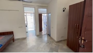 Room in 1 BHK Independent House at Dlf City Phase 3 – for Rent
