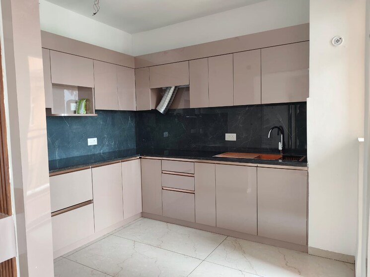 Kitchen, omaxe-waterscapes 3.5 Bedroom 1760 Sq.Ft. Apartment In Gomti Nagar Lucknow 9081282