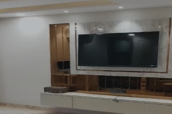 Furnished Amenities in 3 BHK Builder Floor at Jeewan Nagar – for Rent