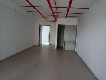 Room in  Office Space at Bhoomi 9 Business Bay, Malad West – for Rent