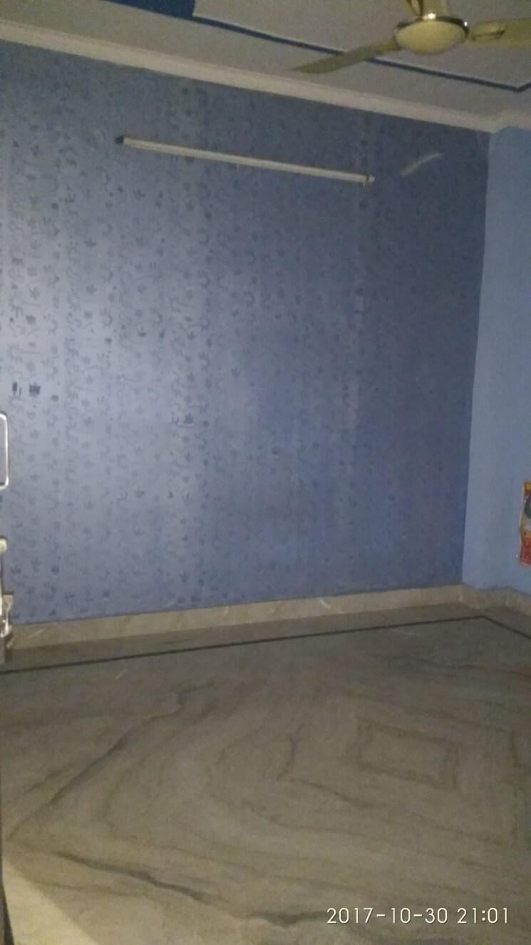Room, laxmi nagar 2 Bedroom 85 Sq.Yd. Apartment In Laxmi Nagar Delhi 9081386