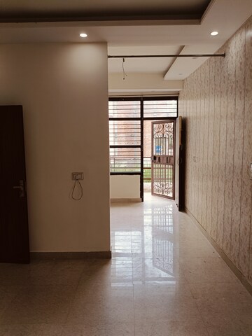 Room in 2 BHK Builder Floor at Guru Nanak Enclave, Dhakoli – for Rent
