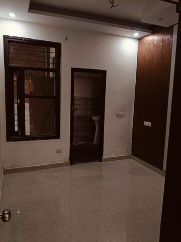 Room in 2 BHK Builder Floor at Guru Nanak Enclave, Dhakoli – for Rent
