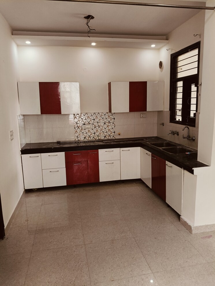 Kitchen, guru-nanak-enclave 2 Bedroom 1000 Sq.Ft. Builder Floor In Dhakoli Zirakpur 9081422