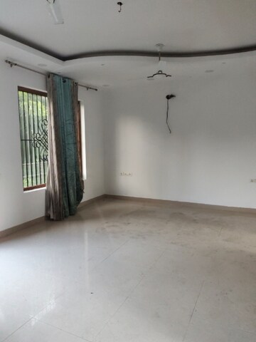 Bedroom in 6 BHK Independent House at RWA Apartments Sector 39, Sector 39 – for Rent