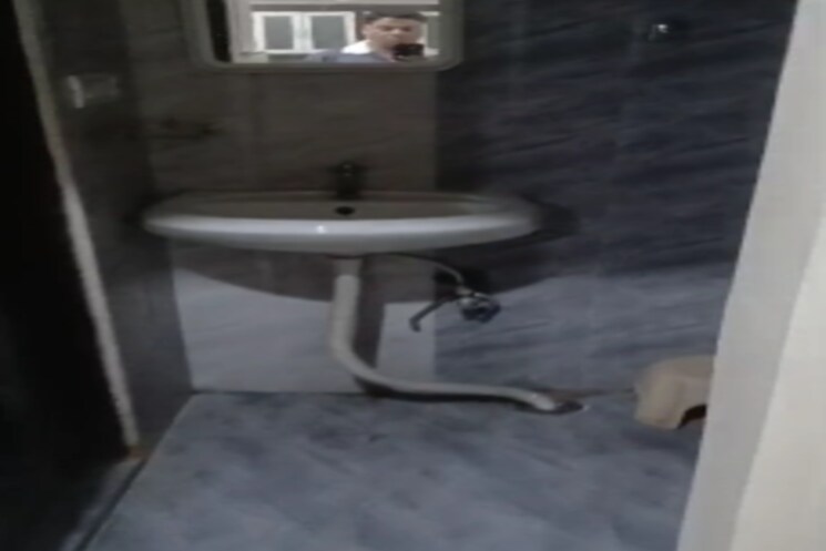 Bathroom, begumpet 1 Bedroom 450 Sq.Ft. Apartment In Begumpet Hyderabad 9081459