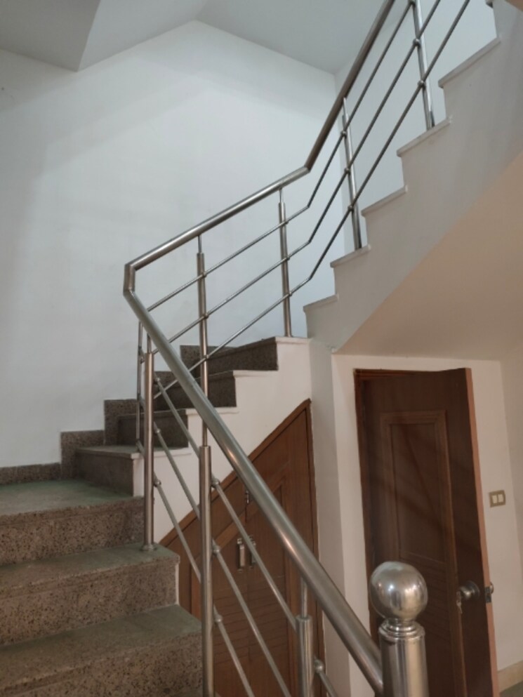 undefined, rwa-apartments-sector-39 6 Bedroom 5400 Sq.Ft. Independent House In Sector 39 Noida 9081534