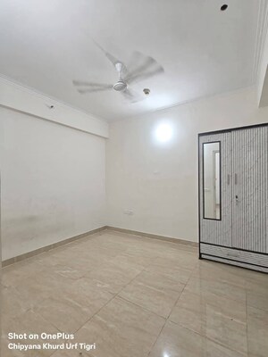 Room in 3 BHK Apartment at Amrapali Golf Homes, Sector 4 Greater Noida – for Sale