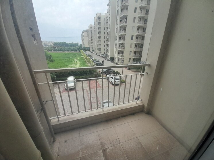 Balcony, international airport road 2 Bedroom 1250 Sq.Ft. Apartment In International Airport Road Zirakpur 9081659