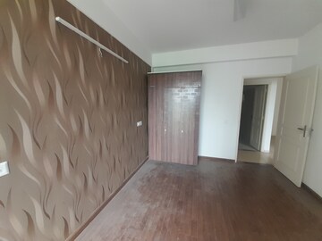 Room in 2 BHK Apartment at International Airport Road – for Rent