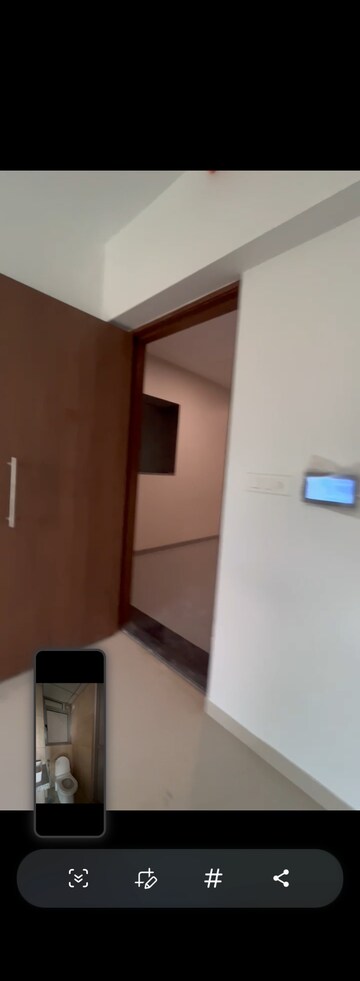 Room in 2 BHK Apartment at Kalpataru Immensa, Kolshet Road – for Rent