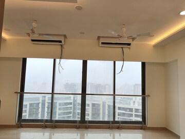 Room in 4 BHK Apartment at Adani Ten BKC, Bandra East – for Rent