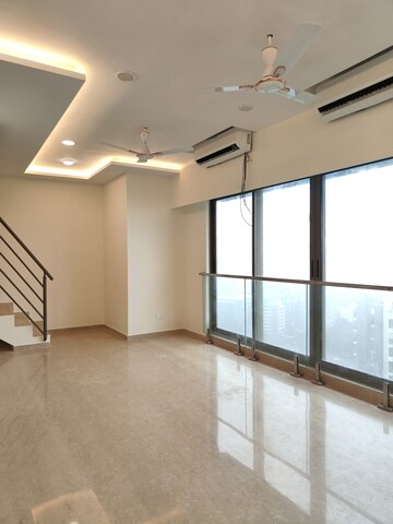 Room in 4 BHK Apartment at Adani Ten BKC, Bandra East – for Rent