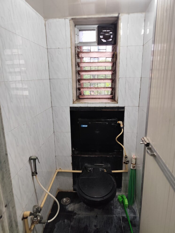 Bathroom, deepanjali-chs 1 Bedroom 500 Sq.Ft. Apartment In Malad West Mumbai 9081717