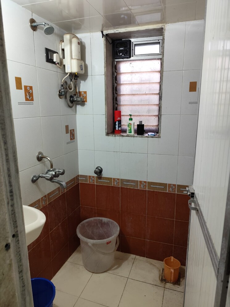 Bathroom, deepanjali-chs 1 Bedroom 500 Sq.Ft. Apartment In Malad West Mumbai 9081717