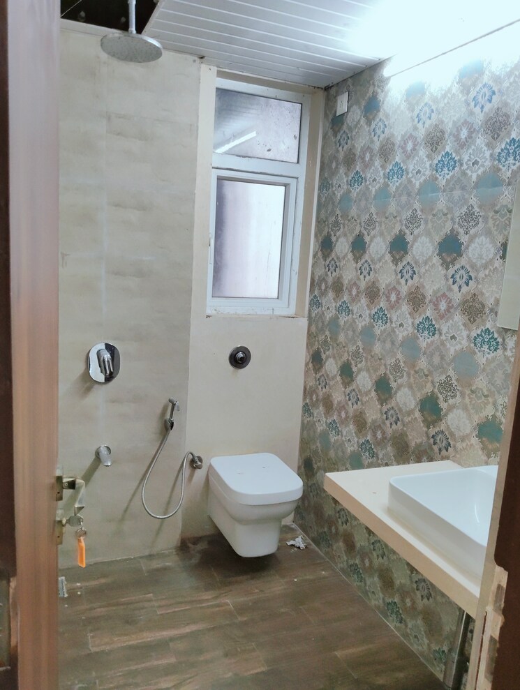 Attached Bathroom, upper-east-97 3 Bedroom 837 Sq.Ft. Apartment In Malad East Mumbai 9081740