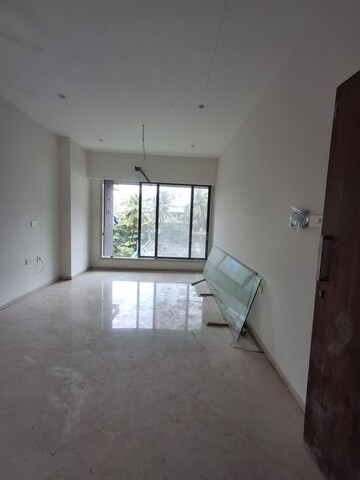 2 BHK Apartment For Rent in Santacruz West