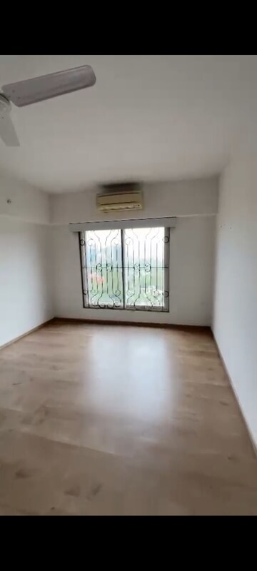 Room in 2 BHK Apartment at Rustomjee Erika, Bandra East – for Rent