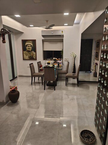Team Area in 2 BHK Apartment at Silver View Apartments, Versova – for Rent
