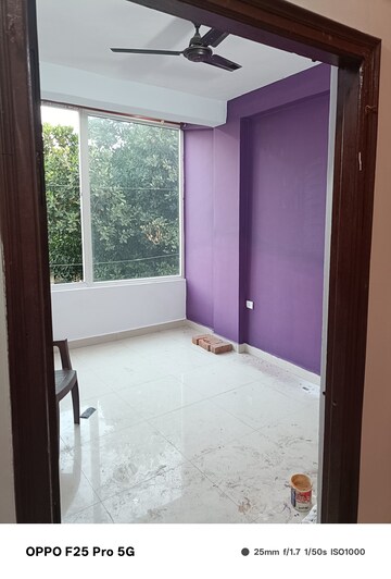 Room in 3 BHK Apartment at Lal Bangla  – for Sale