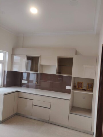 Kitchen in 2 BHK Builder Floor at Central Park Flower Valley Aqua Front Towers, Sohna Sector 33 – for Rent