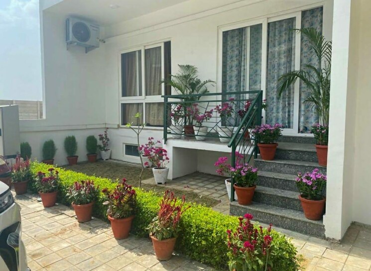 Garden, central-park-flower-valley-aqua-front-towers 2 Bedroom 1210 Sq.Ft. Builder Floor In Sohna Sector 33 Gurgaon 9081813