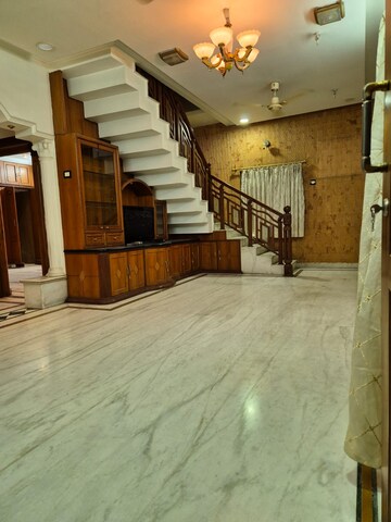 Room in 3 BHK Apartment at Hill View Banjara Hills, Banjara Hills – for Rent