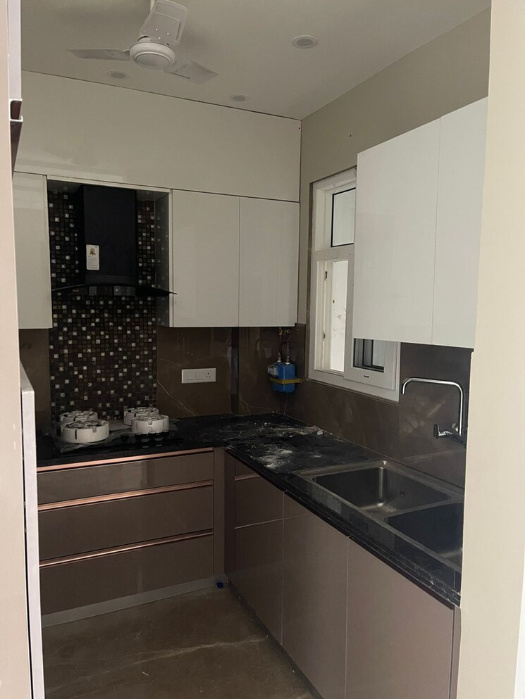 Kitchen, janakpuri 3 Bedroom 1350 Sq.Ft. Builder Floor In Janakpuri Delhi 9081831