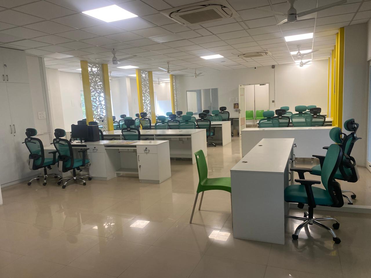 Office Space in IT/SEZ For Rent in 40 Workstation Furnished 
