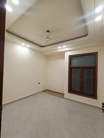 Room in 3 BHK Builder Floor at Saket – for Rent