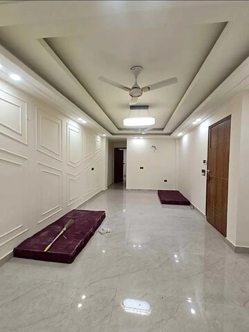 Room in 3 BHK Builder Floor at Saket – for Rent
