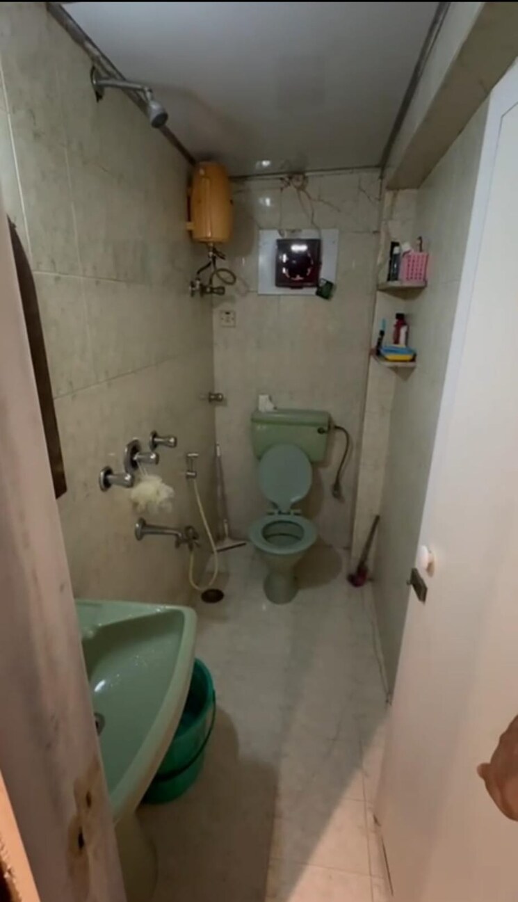 Bathroom, kalina Pg For Boys In Kalina 9081858