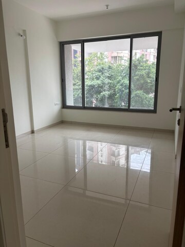 Room in 3.5 BHK Apartment at Marvel Brisa, Baner – for Rent