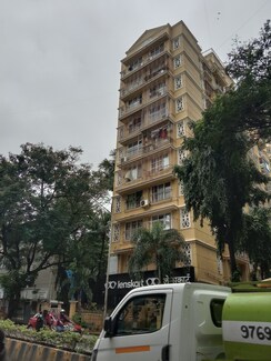 2 BHK Apartment For Sale in Sumit The Monarch