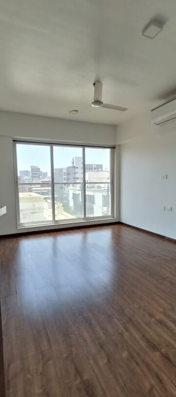 Room in 2 BHK Apartment at Hiranimanthan Shree Ganesh Krupa CHS, Kurla East – for Rent
