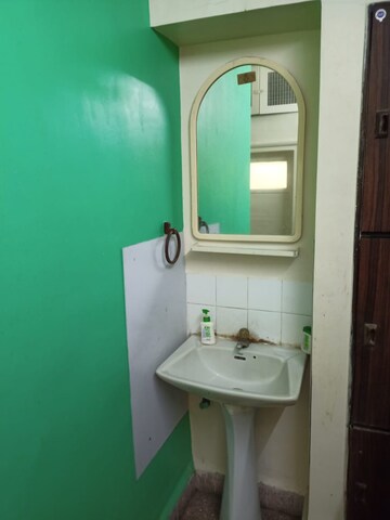 Master Bedroom in 1 BHK Apartment at Hirani Skyview Castle, Kurla – for Rent