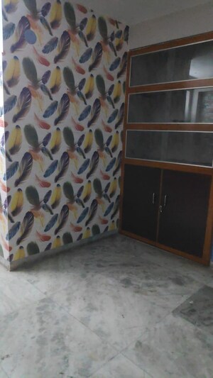 Room in 3 BHK Apartment at Kolkatta Gpo – for Sale