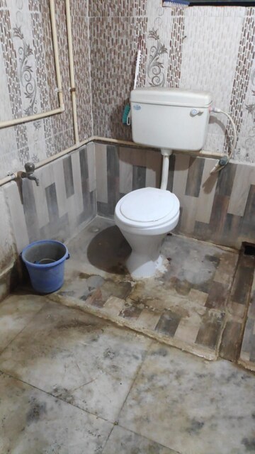 Bathroom in 3 BHK Apartment at Kolkatta Gpo – for Sale