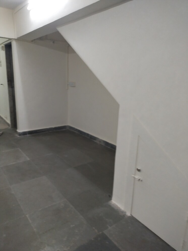 Room, srushti-garden Commercial Office Space 300 Sq.Ft. In Kurla Mumbai 9081967