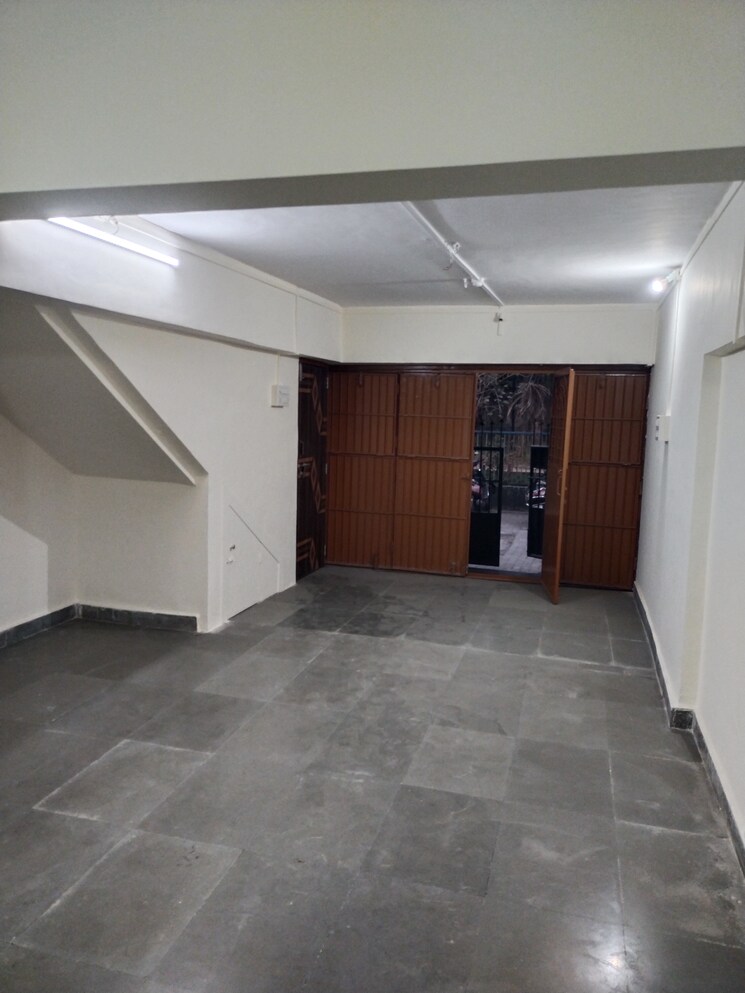 Room, srushti-garden Commercial Office Space 300 Sq.Ft. In Kurla Mumbai 9081967