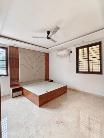 Room in 3 BHK Builder Floor at Hsr Layout – for Rent