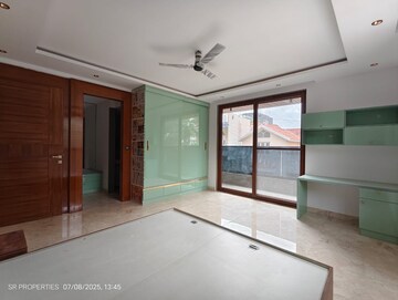 Room in 3 BHK Builder Floor at Hsr Layout – for Rent