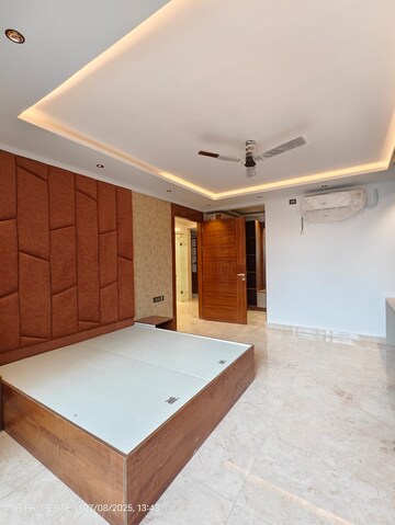 Room in 3 BHK Builder Floor at Hsr Layout – for Rent