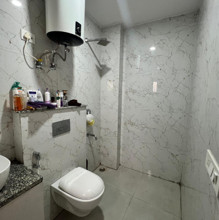 Bathroom, freedom fighters enclave 3 Bedroom 1800 Sq.Ft. Builder Floor In Freedom Fighters Enclave Delhi 9081995