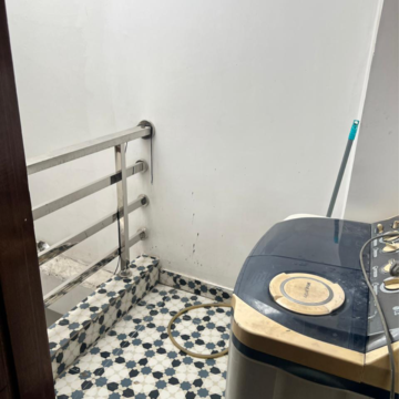 Furnished Amenities in 3 BHK Builder Floor at Freedom Fighters Enclave – for Rent