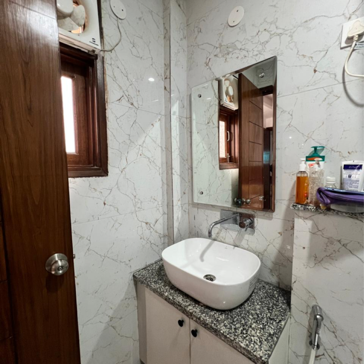 Bathroom, freedom fighters enclave 3 Bedroom 1800 Sq.Ft. Builder Floor In Freedom Fighters Enclave Delhi 9081995