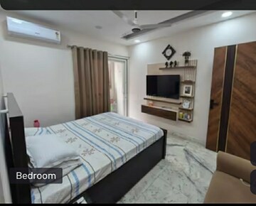 Bedroom in 3.5 BHK Builder Floor at Mansarover Garden – for Rent