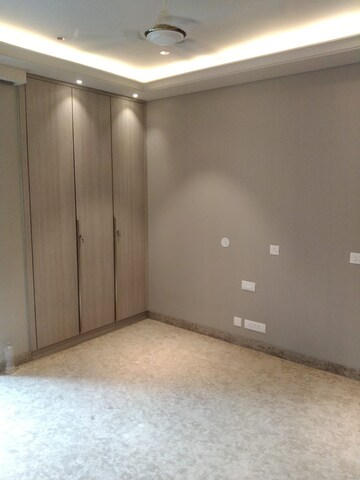 Room in 3 BHK Apartment at Greater Kailash I – for Rent